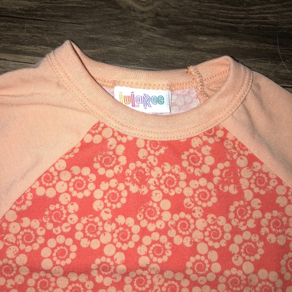 Girls LuLaRoe Sloan peach 3/4 sleeve shirt size 4 - Picture 2 of 3